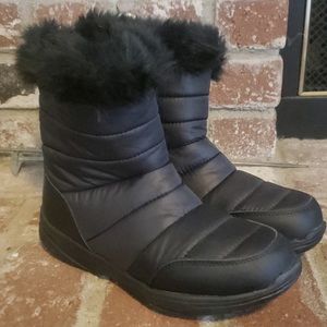 Gently Used Snow Boots